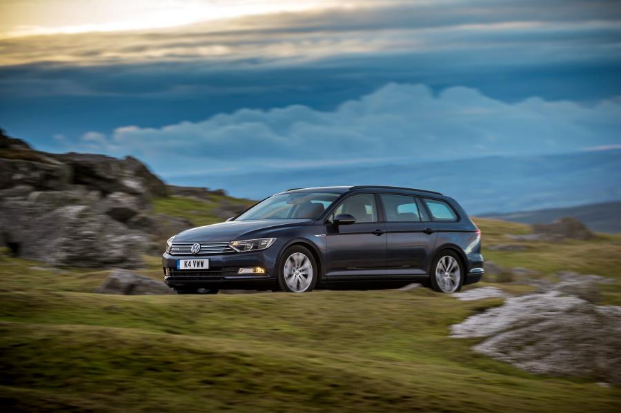  Volkswagen Passat Estate BlueMotion 2015 года  (UK) (фото 16 из 30)